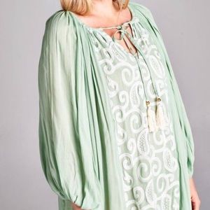 Boutique mint colored top